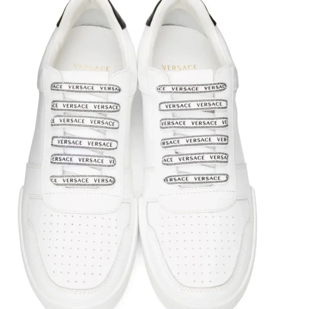 Versace - Picture 3 of 9